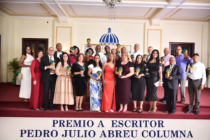 PREMIO A ESCRITOR PEDRO JULIO ABREU COLUMNA